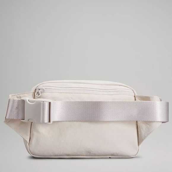 Lululemon Belt Bag - Picture 5 of 6